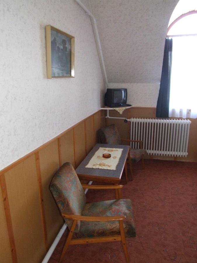Revesz Vendeghaz Hotell Harkány Rom bilde