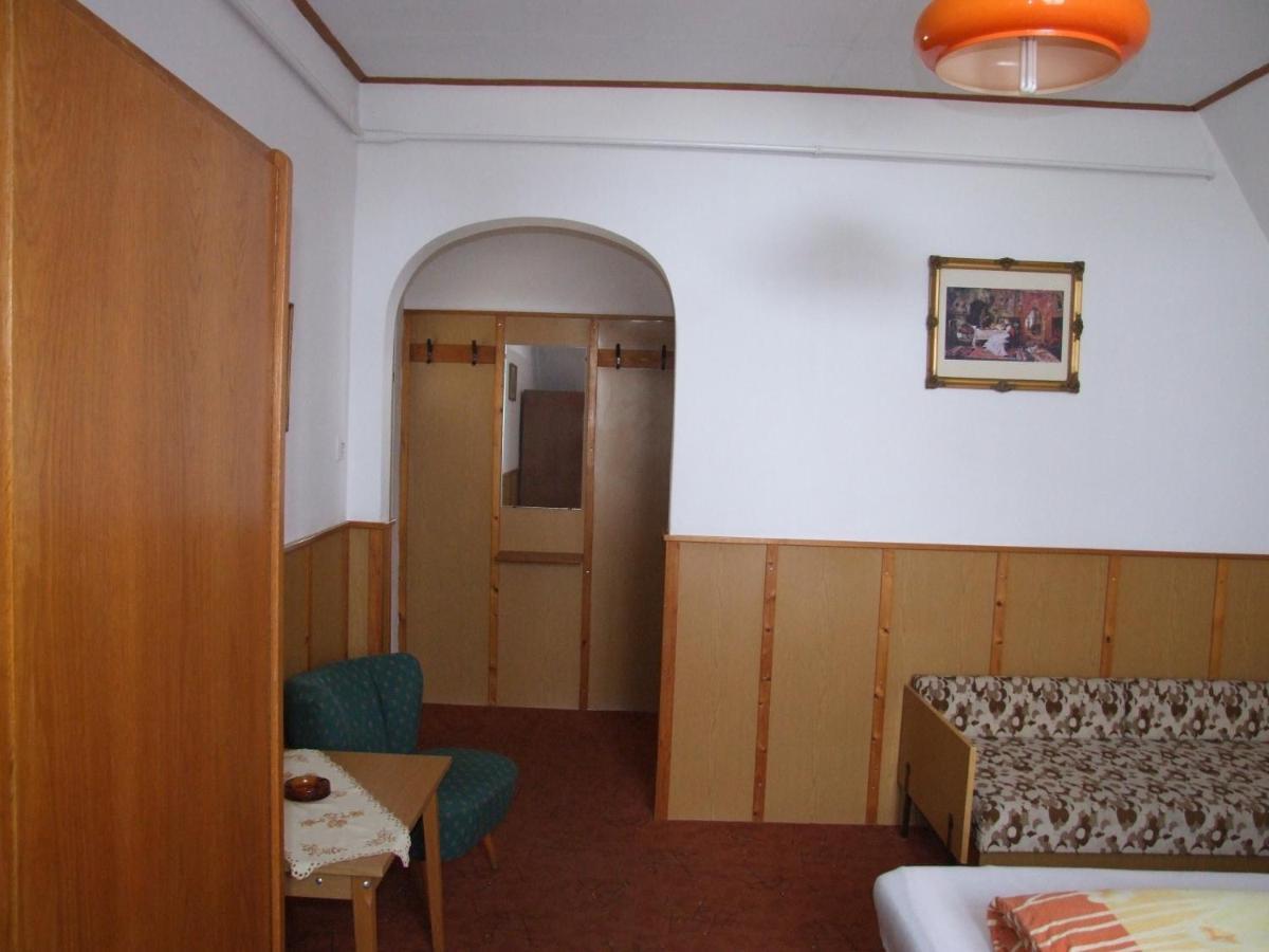 Revesz Vendeghaz Hotell Harkány Rom bilde