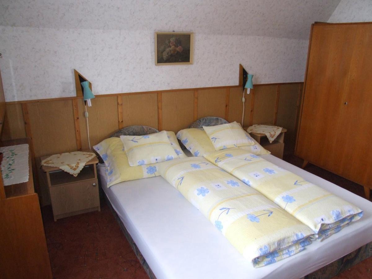 Revesz Vendeghaz Hotell Harkány Rom bilde