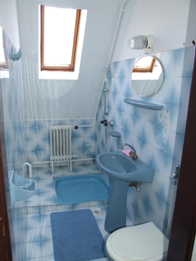 Revesz Vendeghaz Hotell Harkány Rom bilde